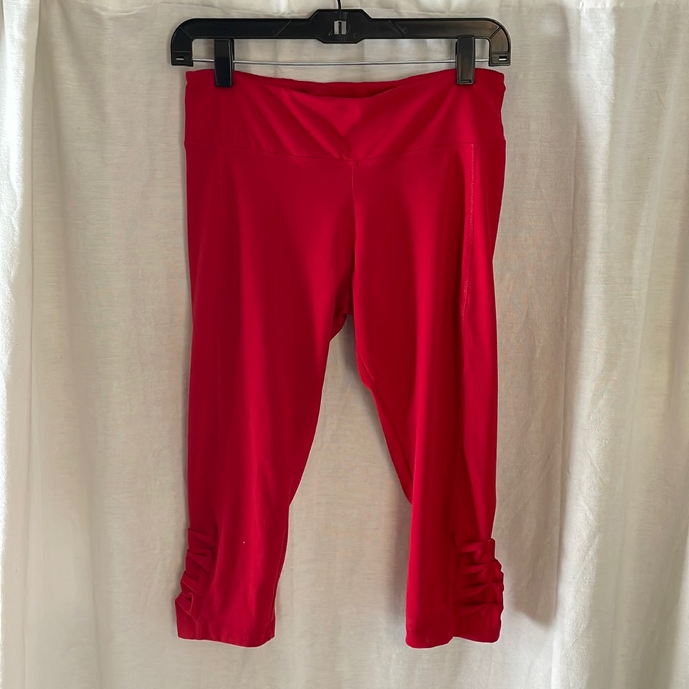 Balance Collection by Marika red workout capri pants